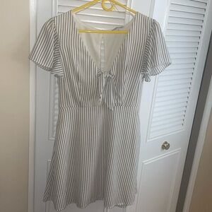 Charlotte Russe flutter sleeve keyhole dress
